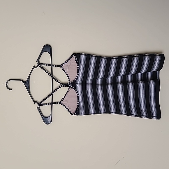 Like New Lululemon Power Y Tank Capilano Striped Black/White Tank top Size XS - Picture 4 of 8